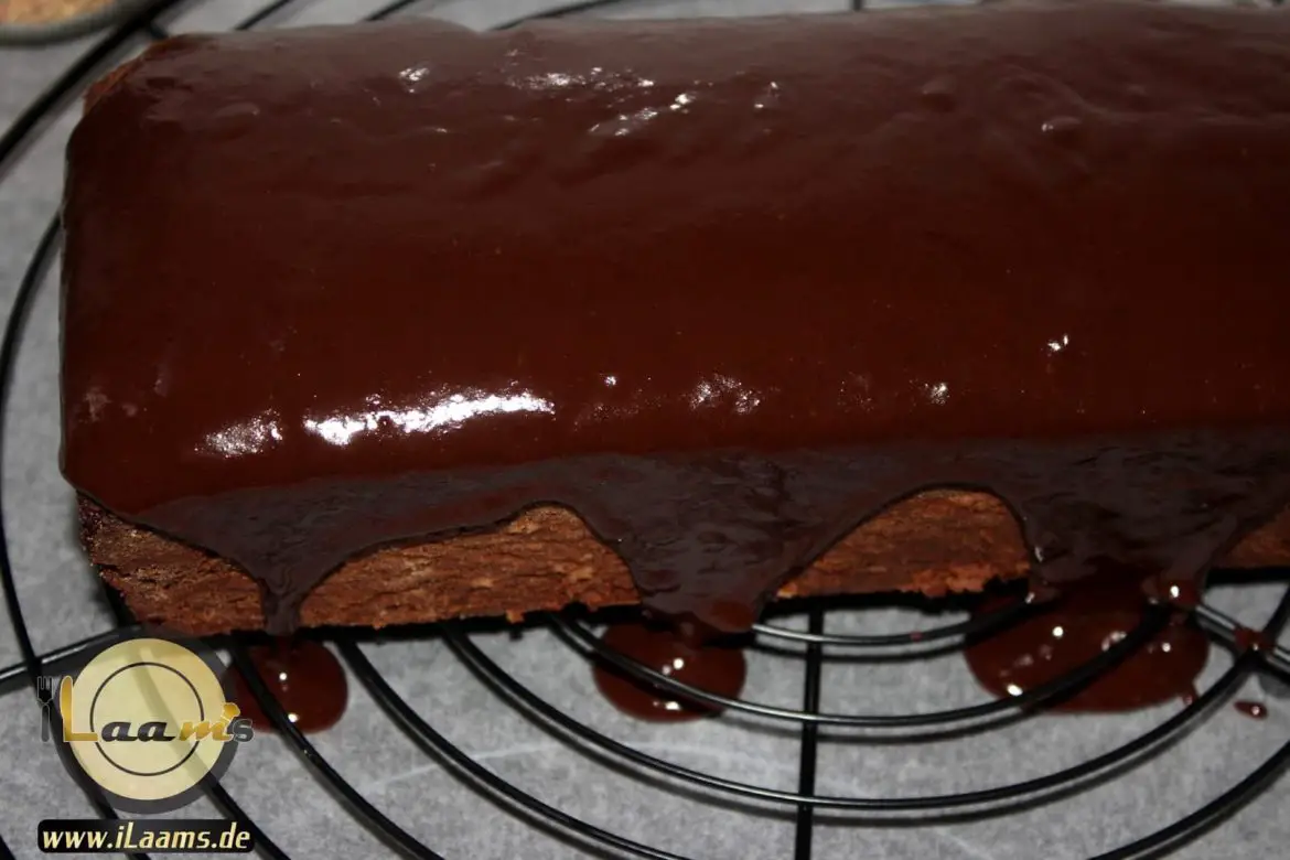 Einfacher Schokoladenkuchen - ilaams | Kochen, Backen &amp; Genießen