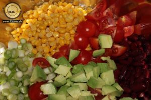 Gemischter Salat mit Avocado