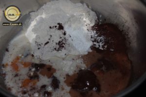 Kakao Pancakes mit Schokoladensauce