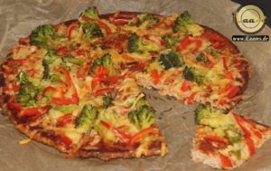 Low Carb Pizza mit Thunfisch-Quarkboden